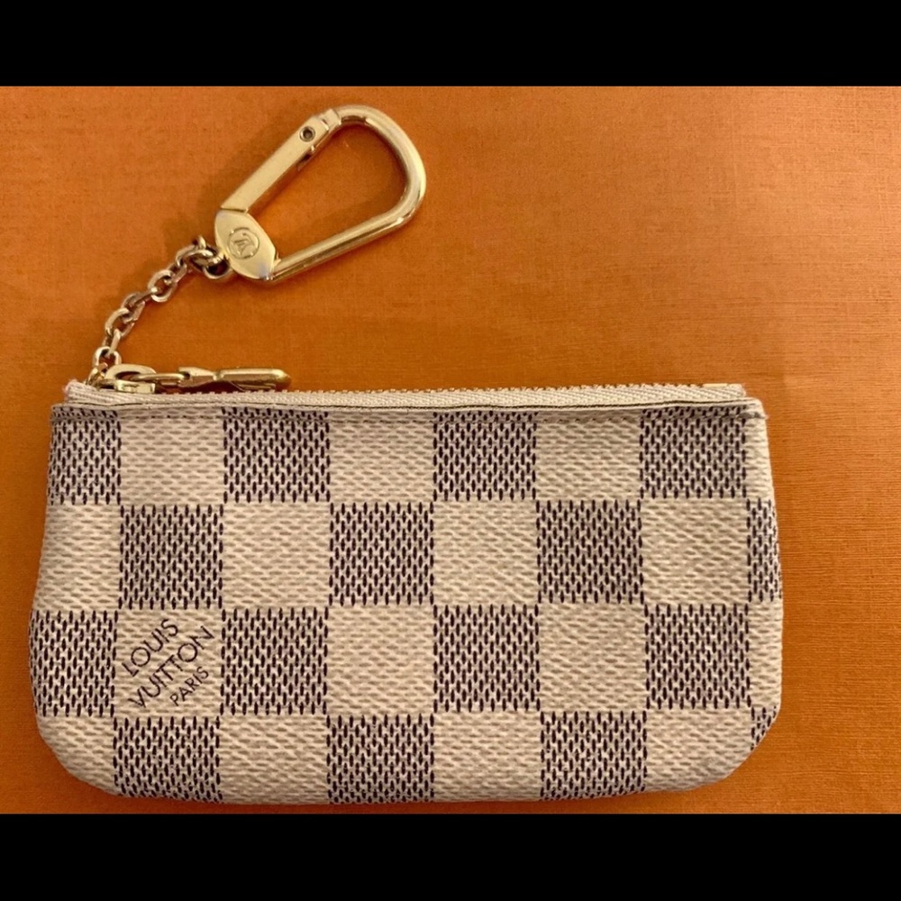 Louis Vuitton White Azur keychain pouch
Authentic - Picture 5 of 14